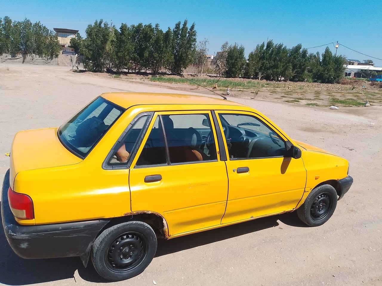 سلام عليكم سايبه موديل 14 منفيس مال شركه سيار جاهز جديد مانقص برغي تبريد ثلج. حداديه جديد مكينه وكير شرط  سيار كفالة عامه بدون ضربه بيه طخه بالباب فقط  السعر  16.وبيه مجال الشراي  مكاني بالديوانيه قضاء الدغار  رقم ستفار  ***********
