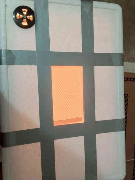 فقاسة للبيع بعدها جديده ما مستخدمه شغل ايدي نوعية اصليه سعرها ٥٥الف للتواصل  ***********
