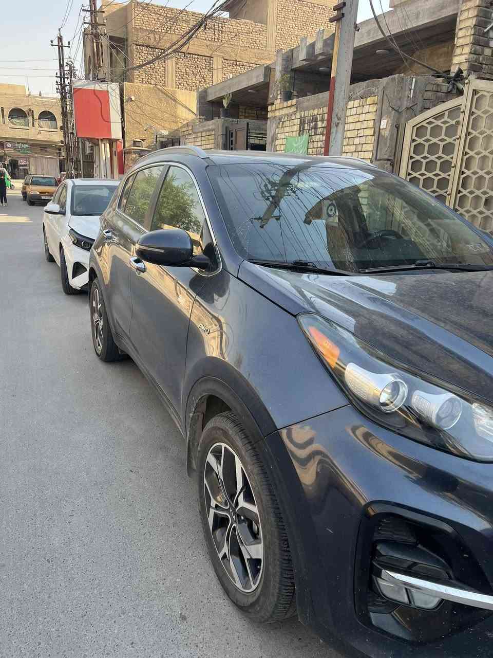 سبورتج 2020 وارد أمريكي
حادث السيارة جاملغ ايسر وشوي البنيد بيه ايرباك دركة راجع سستم جديد كامل بيه صبغ الجاملغ والباب صار بي امباوك الباب هوة السيارة ليبل واحد باقي السيارة مكفوله 

فول مواصفات عدا البانوراما 
السيارة بصمتين بصمة تشغيل + بصمة أبواب 
كشنات جلد تدفئة 
ماشية 40 الف مايل 
منظومة زنون كامل عالي ناصي 
الصندوق كهرباء 
ثلاث أنظمة قيادة 
نظام دفع رباعي جبلي وثلجي 
مثبت سرعة كروز 
تحكمات استيرن جهتين 
8 سماعات داخلية 
شاشة حجم 8.11 إنش 
ابل كاربلاي واندرويد اوتو 
قطعتين تبريد 
تبريد ثلج 
تخم تاير جديد 
محرك كير مكفولات السيارة مشايفه العادي فقط محسن 
السيارة بيه سونار المندلاوي 
السيارة بحالة جدا ممتازه 
السعر 168 وبيه مجال بسيط 
السيارة جدا نظيفه مال موظف 
الرقم *********** او ***********
