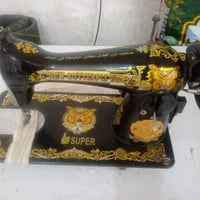 مكينة خياطه • نضيفه شرط شغل • ناصرية حي فداء