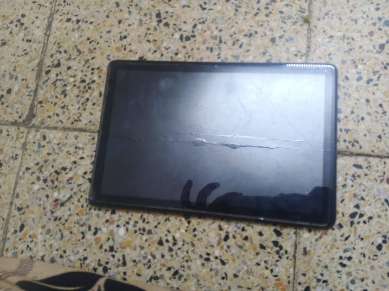 السلام عليكم عيني عندي ايباد BIaCK ViEW مستعمل قليل ذاكرته 128 سعره 125وبي مجال مكان زعفرانيه للتواصل على ماسنجر او واتساب ***********
