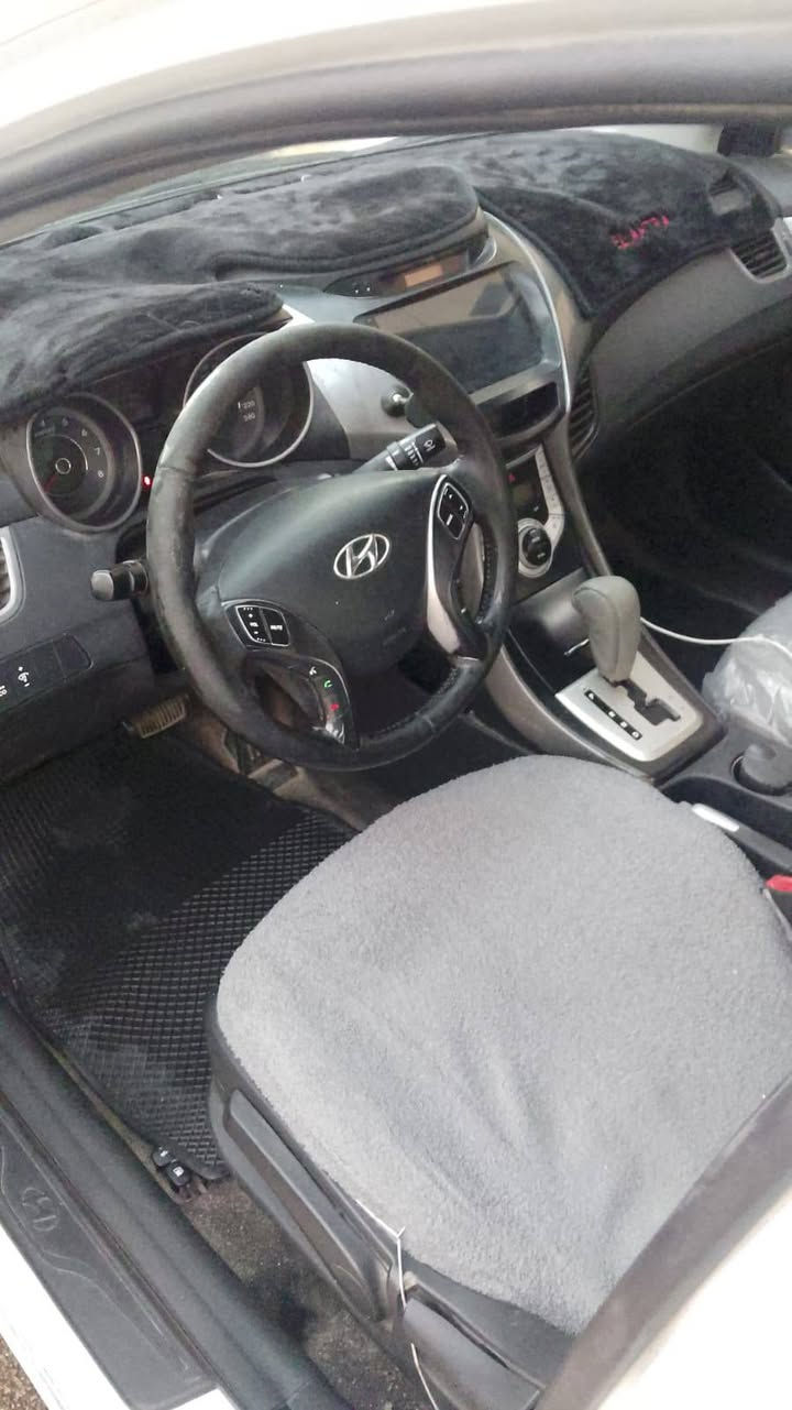 سلام عليكم سياره انترا موديل 2012 بيه ضربه خلفي رشلت قليله سعر 85 بيه مجال قليل البصره زبير ***********
