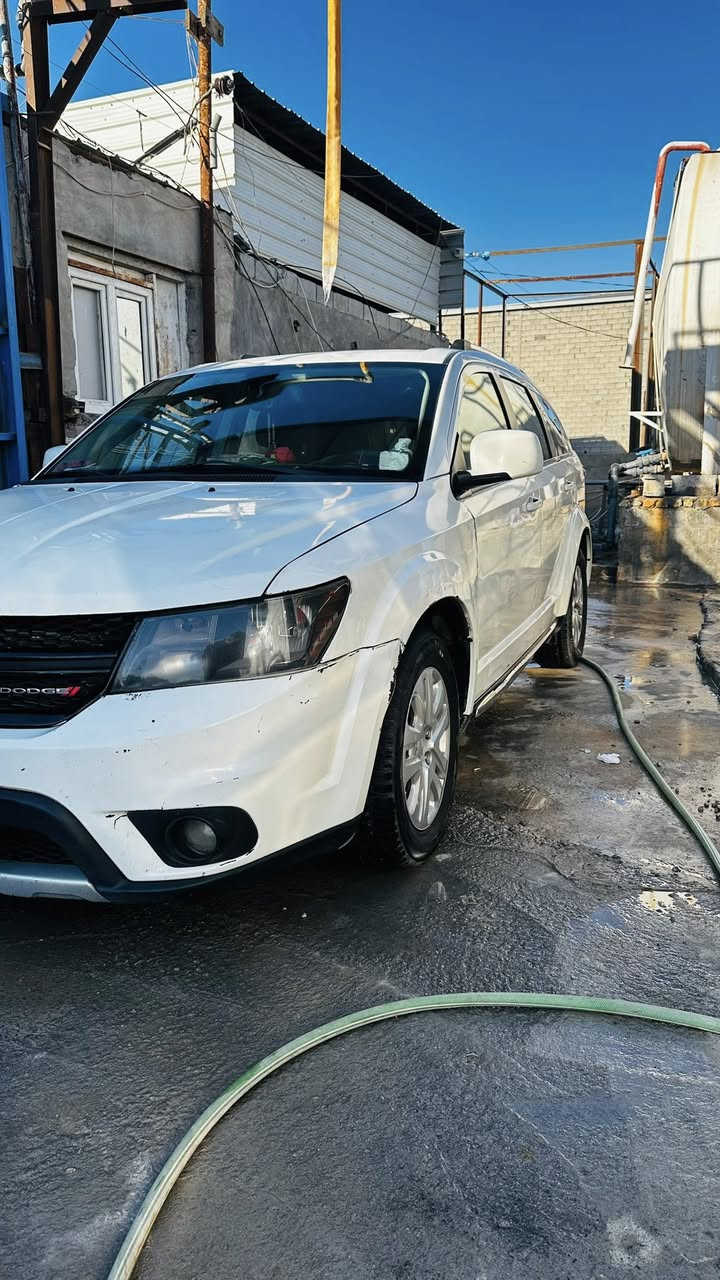 السلام عليكم دوج جورني 2019 فول ماعدا الفتحه سياره خير من الله تجي وتشوفها 4 سلندر السياره 7 راكب و3 قطع تبريد السياره بيها باب الصدر هنا بالعراق نضرب وتبدل وبامريكا جاملغ اليم الصدر والبنيد السياره جاهزه من كلشي كير حداديه محرك توني شاده جديد السياره مال مره دكتوره ت تروح وترجع بيها والسياره كلش حلوه وعارضها انه ب 140 وبيها مجال مكان السياره البصره منطقة حي بغداد قليل للشراي رجائاً مو شراي لاتدخل خاص الرقم خط و واتساب ***********
