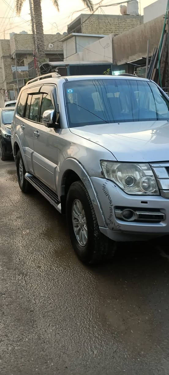 السلام عليكم من رخصة الادمن 
باجيرو موديل 2010 رقم بغداد إنجليزي باسمي تحويل مباشر 
العنوان بغداد حي الجهاد
 السعر 130ورقة وبي مجال للاتصال ***********
