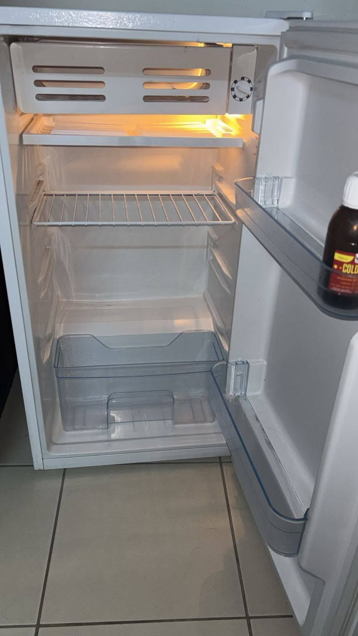 سلام عليكم غرفه تركيه للبيع السعر 350 وثلاجه 
جديده السعر 75
تواصل ***********
