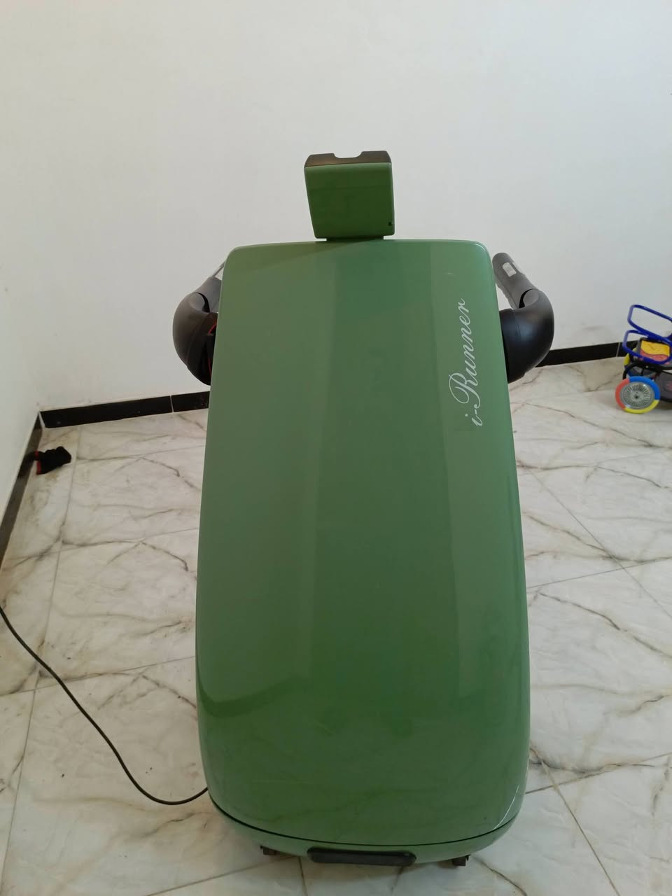 السلام عليكم ورحمه الله وبركاته 
جهاز الجري الكوري الاصلي جهاز غني عن التعريف 

محتاج واريد بيعه فول مواصفات 
سماعات بلوتوث
استان تلفون 
شاشه المس 
يتحمل وزن ١٢٠ 
السرعه فوك ال١٠٠
 قليل الاستخدام 

السعر ٣٠٠ دينار عراقي وبي مجال مال بيع  الله شاهد 

العنوان الشعب شارع عدن الجمعيات قرب جامع المحترك 

الرقم *********** واتساب او خاص ع فيس 

تحياتي لكم كباتن المحترمين
