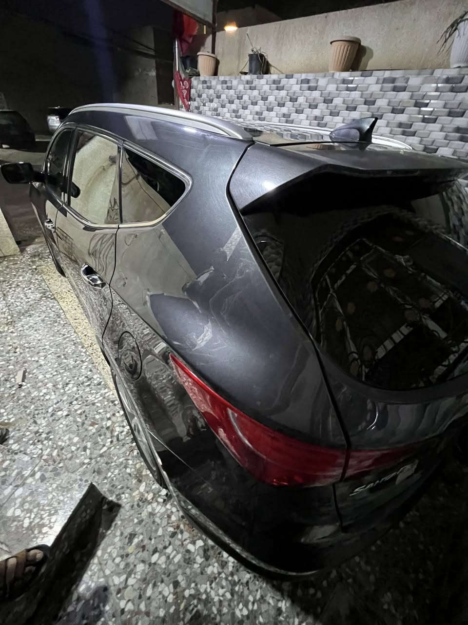 سلام عليكم للبيع سياره سنتافي موديل2016
فول واحد عله واحد وارد امريكي بيه بس قطعه وحده بس بنيد  

مكينه 2.0تيربر

موصفات
بضمه
كشنات كهراباء 
كشنات  دفته تبريد 
دفع رباعي 
مانع نزلق
بنراما
بيه هواي مصفات بعد
ماشيه126,000الف ميل
مكان سياره كربلاء
سعر 150بيه مجال بسيط
رقمي***********
