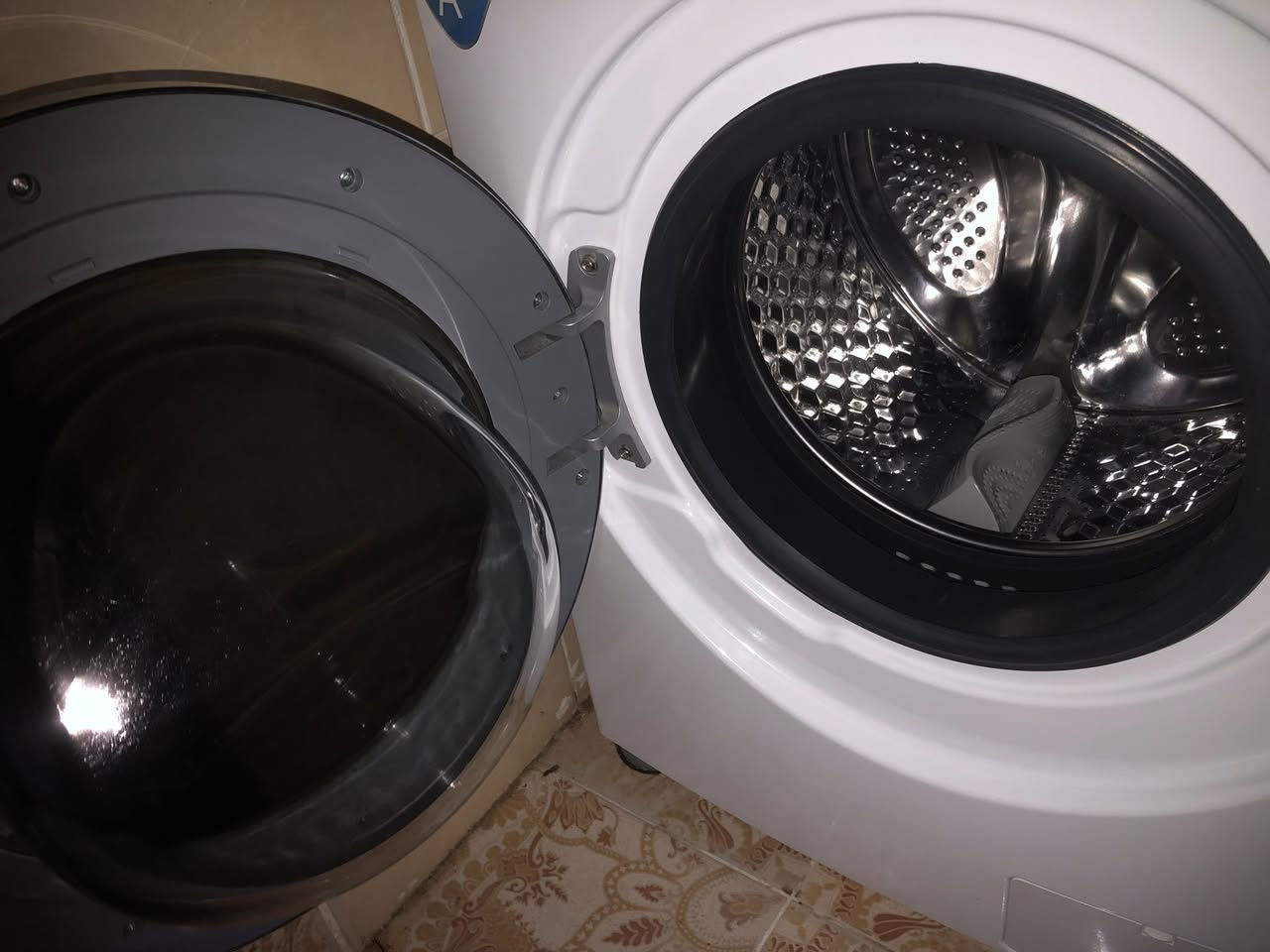 غەسالەی تۆماتیك مارکەی جەنەڕاڵ(٨)کیلۆیی زۆر خاوێنە هەموو گیانی بەشەرت زۆر بێ کێشەیە نرخی(٢٢٠)هەزار کەمێك مەجال لە هەولێرم(***********)
