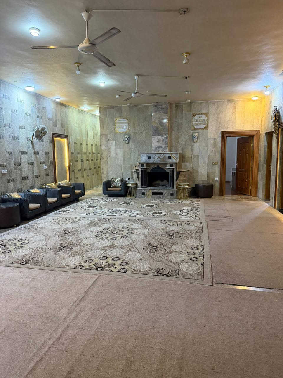 البيت بسمنأ حصرا للبيع مستعجلين 
السعر جوه سوق وفرق تتاكد بنفسك
بناء درجه اولى بدق تفاصيله
العنوان //بغداد //الكاظمية //الطي نهايت شارع سليم درويش ارقى شارع بطي
المساحه 900 متر
تفاصيل اكثر إتصال برقم 
اسفه ممتواجده ع الفيس
رقم بي واتساب
***********
