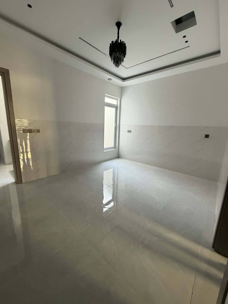 بيت للبيع المساحه 100 طابقين زيرو تسليم فوري بنأء مهندس 
حي السماح التسعين قرب جامع فاطمة الزهراء 🏡🏡🏡🏡🏡
للاستفسار مراجعةمكتب عمر للعقار حي الاركان شارع 20 🏡 
*********** أبو اياد 
*********** أبو اياد
 بنأء واشراف وتنفيذ
