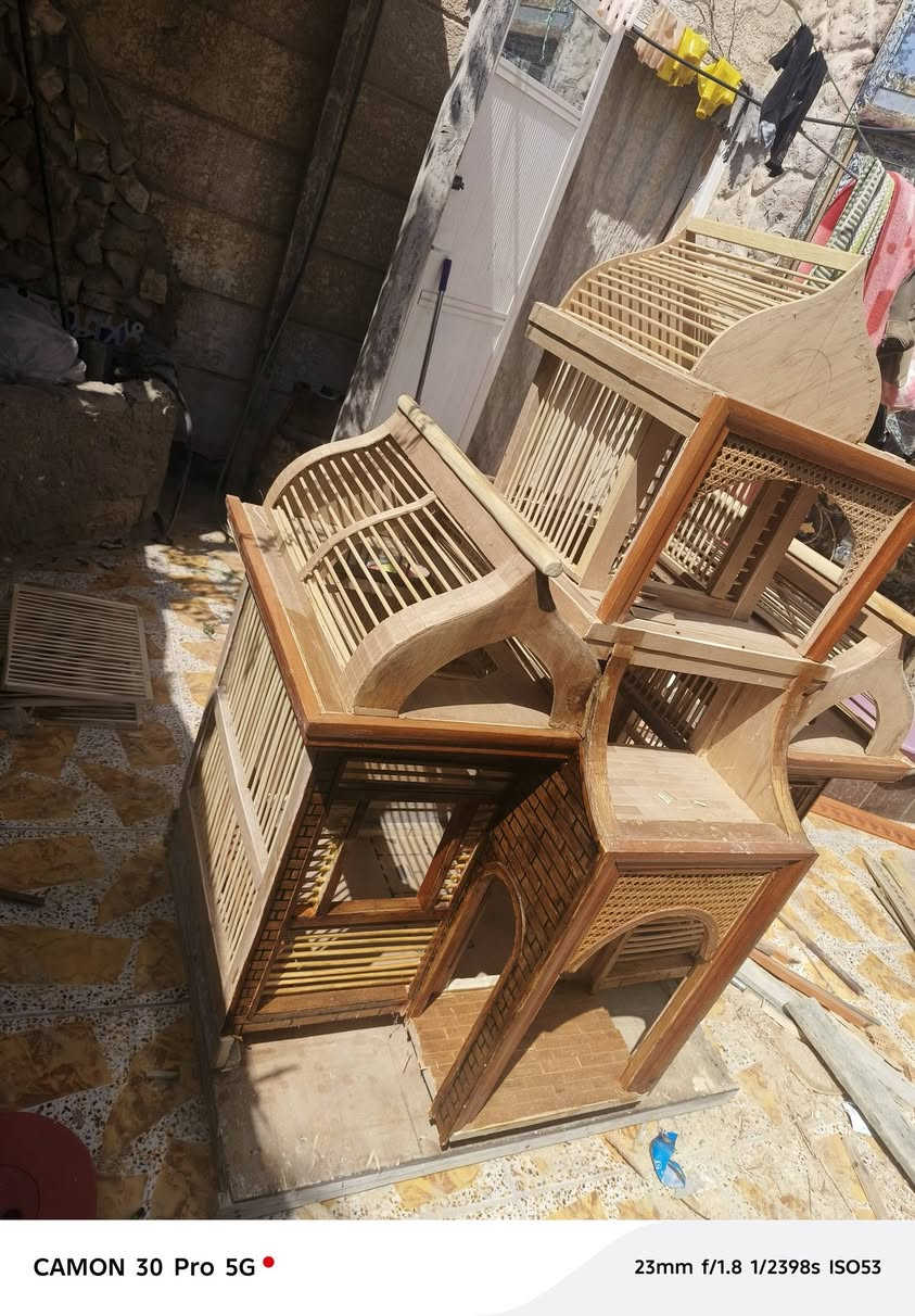 السلام عليكم
قفص للبيع 
قياساته 
ارتفاع 140 صافي 
‏طول 105 
‏عرض 53 
ابواب المنيوم بعدهي ماجاهزه 
للتواصل واتساب
عنوان البصرة
***********
