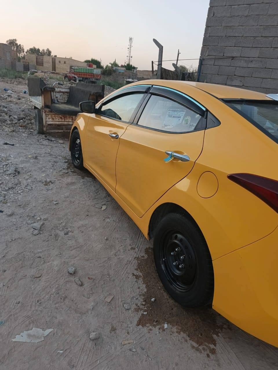 سلام عليكم لنترا مضلع موديل 16 امريكي سونار موجود كدامك كير مكينه خير من الله تخم تاير جديد صارله 15 يوم من شاده مكان ديوانيه بسمي سياره هذا رقمي ***********
