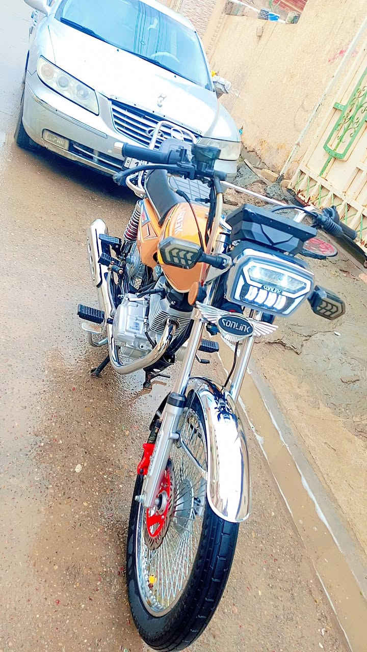 سلام عليكم دراجه تايكر للبيع كفاله عامه لموديل 2025مال جناي لون مميز مكاني واسط صويره هاذه رقمي***********
