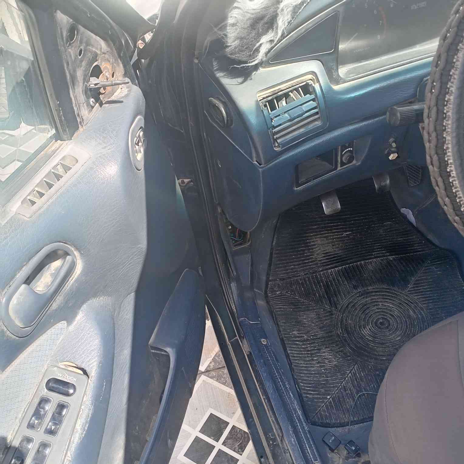 كيا سيفيا 93 رقم واسط دولي سياره كير وحداديه حلوه بس لمحرك بي صرف سعر 23وبيها مجال عنوان صويره ***********
