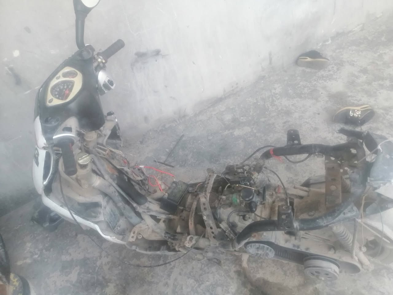 سكنس نثيه كاطعه ناريه صارلهه يومين ابيع كوم حديد 170بيهه مجال بغداد المعامل***********
