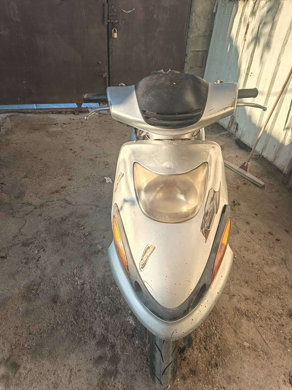 السلام عليكم عندي دراجه دولفين للبيع سعرها ٣٠٠الف ومكاني بل المحموديه ***********/***********
