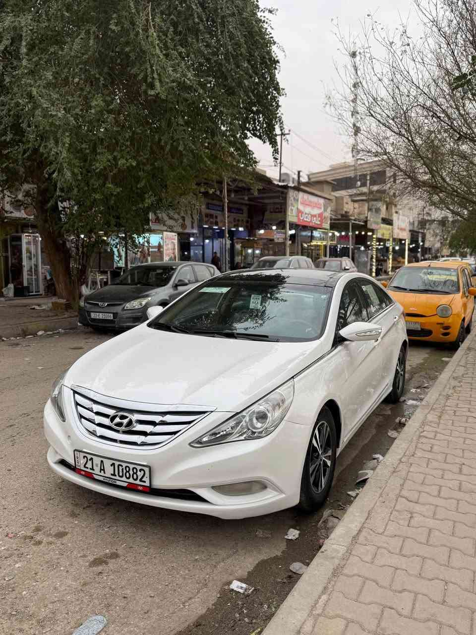 هونداي سوناتا مضلع 2011 خليجي لون ابيض 
 فول مواصفات بانوراما …
خليجيه 
محرك 2400 دوش  مفتوح بدون عيب
كير اوتوماتيك 6 نمر بدون عيب

داخل صحراوي عسلي لونين شركه
شاشة كامره
تحكم ستيرن
تبريد قطعتين
ويل كروم 
مرايات شفط 
واشاره بل مري 
حساسات خلفيه
بروجكترات
4دسك وABS
نظام ايكو

سياره جديده ونصبه فول وترتيب ونظافه 
( محرك/كير/تبريد/تدفئه/كهربائيات/صدر ) كلها توب متحتاج اي مصرف 
تخم تايرات جديده 

🔺السياره بيها صبغ (جامرلغ وبنيت ) بدون دواخل 
مكفول بدون دواخل بدون ايرباك

🚦رقم سليمانيه 21دولي  /سنويه جديده 2030 /هزه جديد شرط التحويل ثاني يوم

السعر / 115 
مكاني كركوك 
 
للاستفسار *********** كركوك, العراق
