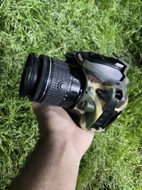 للبيع نيكون NIKON 5300D الملحقات   كارتونه شاحنه  بطاريه  قرص تعريفي ع...