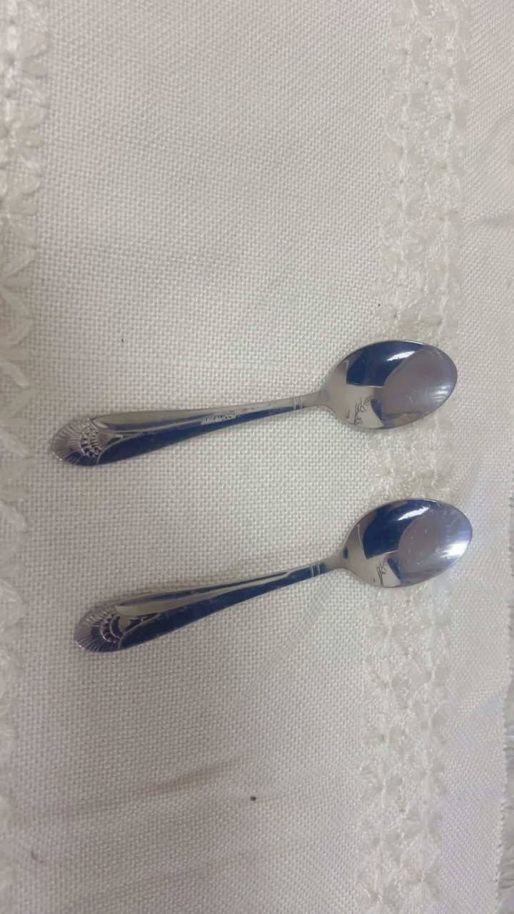 سيت ملاعق أكل عدد 6 سعر 3000
سيت ملاعق شاي عدد 6 سعر 3000

سيت شوكات كبار عدد 6 سعر 3000

ملاعق عدد 2 كوب سعر 500

ملاعق شخصيات سعر قطعة 250


**إذا كنت صاحب هذا الإعلان وتريد حذفه لأي سبب، رجاءا أرسل رسالة إلى الدعم الفني**