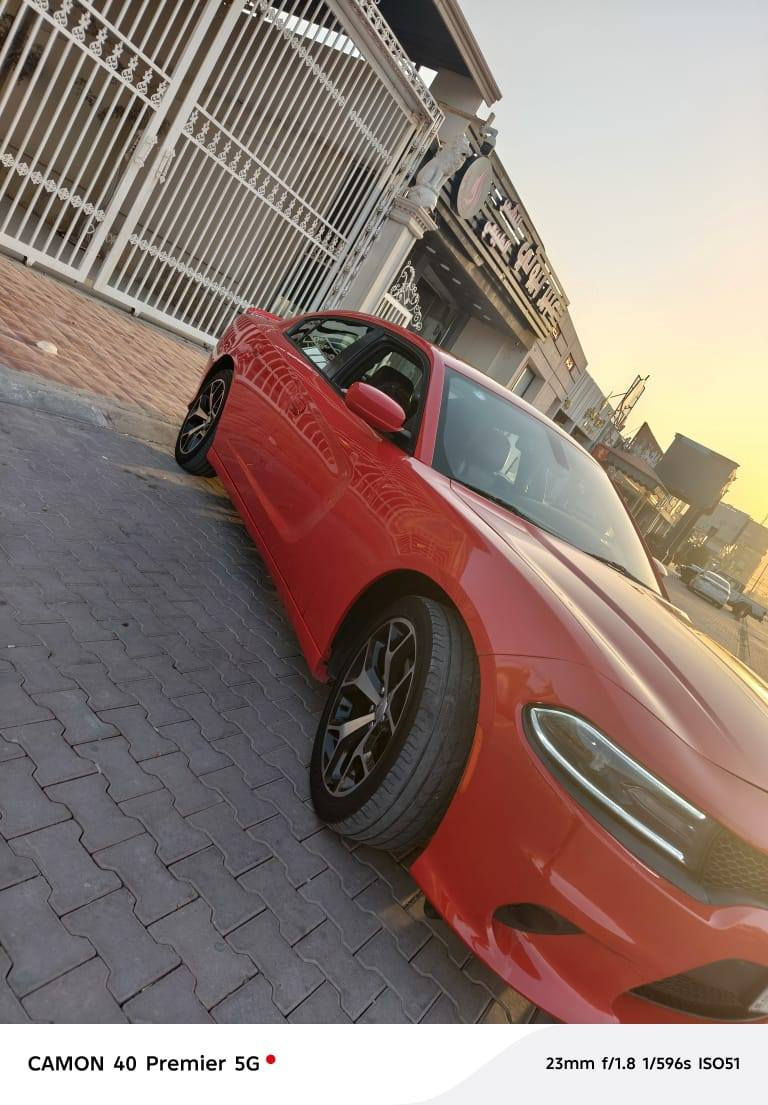 السلام عليكم
دوج تشارجر 
موديل 2021SXT
فول موصفات من عده الفاتحه
كشنات كهرباء
 تدفئة و تبريد بلكشنات 
خزن ميموري
كشنات جلد حظن
ستيرن تدفئه 
كامرة دوارة
حساسات خلفية
شاشه جبيره
تبريد قطعتين مناخي
مري قلاب+هيتر
حادث سياره جاملغ و بنيد 
***********
