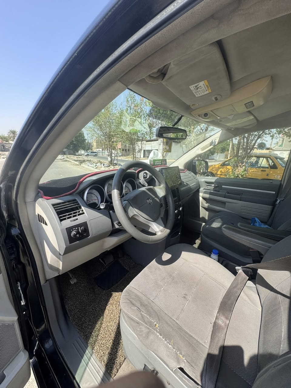 سلام عليكم دوج كرفان موديل ٢٠٠٨ سياره كلين لا ضربه ولا صبغ 
موصفات السياره فرس بل سقف شاشه ابواب كهرباء صندوك كهرباء تلاث قطع تبريد دوسه ابانزين كهرباء تبريد ثلج تدفئه سته جام كهرباء محرك ٣٨٠٠ سياره نضيفه رقم الهاتف ***********
