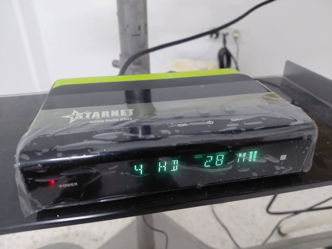 🔥📡 متوفر الآن لدى معرض النرجس للستلايت 📡🔥
💎 العملاق الخارق STARNET 4000 TWIN Plus 💎
🚀 قوة الأداء... وروعة الترفيه... في جهاز واحد!
استمتع بتجربة مشاهدة استثنائية بدقة تصل إلى 8K مع نظام أندرويد متكامل ونظام ستلايت احترافي يمنحك كل ما تحتاجه للترفيه المنزلي. 🎬📺
━━━━━━━━━━━━━━━
⚡ أبرز المواصفات ⚡
🔹 معالج Amlogic S905X3 القوي
🔹 معالج رباعي النواة Cortex-A55 بسرعة 1.9GHz
🔹 كرت شاشة Mali-G31 لأداء رسومي مميز 🎮
🔹 ذاكرة RAM سعة 4GB
🔹 ذاكرة داخلية 64GB 🔥
🔹 يدعم دقة 8K و 4K UHD
🔹 دعم H.265 / H.264 بدقة 10Bit
🔹 منفذ HDMI 2.1
🔹 واي فاي ثنائي النطاق + Bluetooth 5.0 📡
🔹 دعم PowerVU & Biss AutoRoll 🔐
🔹 USB 3.1 فائق السرعة ⚡
🔹 تشغيل ملفات IPTV بصيغ m3u و m3u8 📺
━━━━━━━━━━━━━━━
📱 يدعم أشهر التطبيقات
▶️ YouTube
🎬 Netflix
📘 Facebook
━━━━━━━━━━━━━━━
🎁 اشتراكات مجانية قوية
✅ Forever Pro لمدة 15 شهراً
✅ G-Share Plus Bundle حتى عام 2049 🔥
━━━━━━━━━━━━━━━
🎬 منصات الترفيه المرفقة
🚀 Apollo — 15 شهر
🌟 Nova — 3 سنوات
🦸 Marvel — سنتان
✖️ X — سنتان
💪 Mega — سنتان
🐉 Dragon — سنتان
🎯 Maven — سنتان
⚖️ Balance — سنتان
🐍 Cobra — سنتان
😄 Haha — سنتان
🎉 Joy — سنتان
🐾 Cute — سنتان
━━━━━━━━━━━━━━━
🎧 الباقات الصوتية
🎵 Forever — 15 شهر
🎼 G-Share — مفتوح
🎶 Nova — مفتوح
━━━━━━━━━━━━━━━
🎁 هدايا مجانية مع الجهاز
🎤 ريموت صوتي ذكي
🎮 ريموت إضافي
🖱️ ماوس وايرلس
🎬 كابل 4K أصلي
━━━━━━━━━━━━━━━
🚚 خدمة توصيل إلى جميع محافظات العراق 🇮🇶
📞 للحجز والاستفسار: 📱 واتساب: ***********
━━━━━━━━━━━━━━━
📢 اشترك في قناتنا على التليجرام ليصلك كل جديد وحصري:
https://t.me/ns_sat3
⭐ معرض النرجس للستلايت ثقة • جودة • أسعار منافسة
🔥 سارع بالحجز قبل نفاد الكمية 🔥
