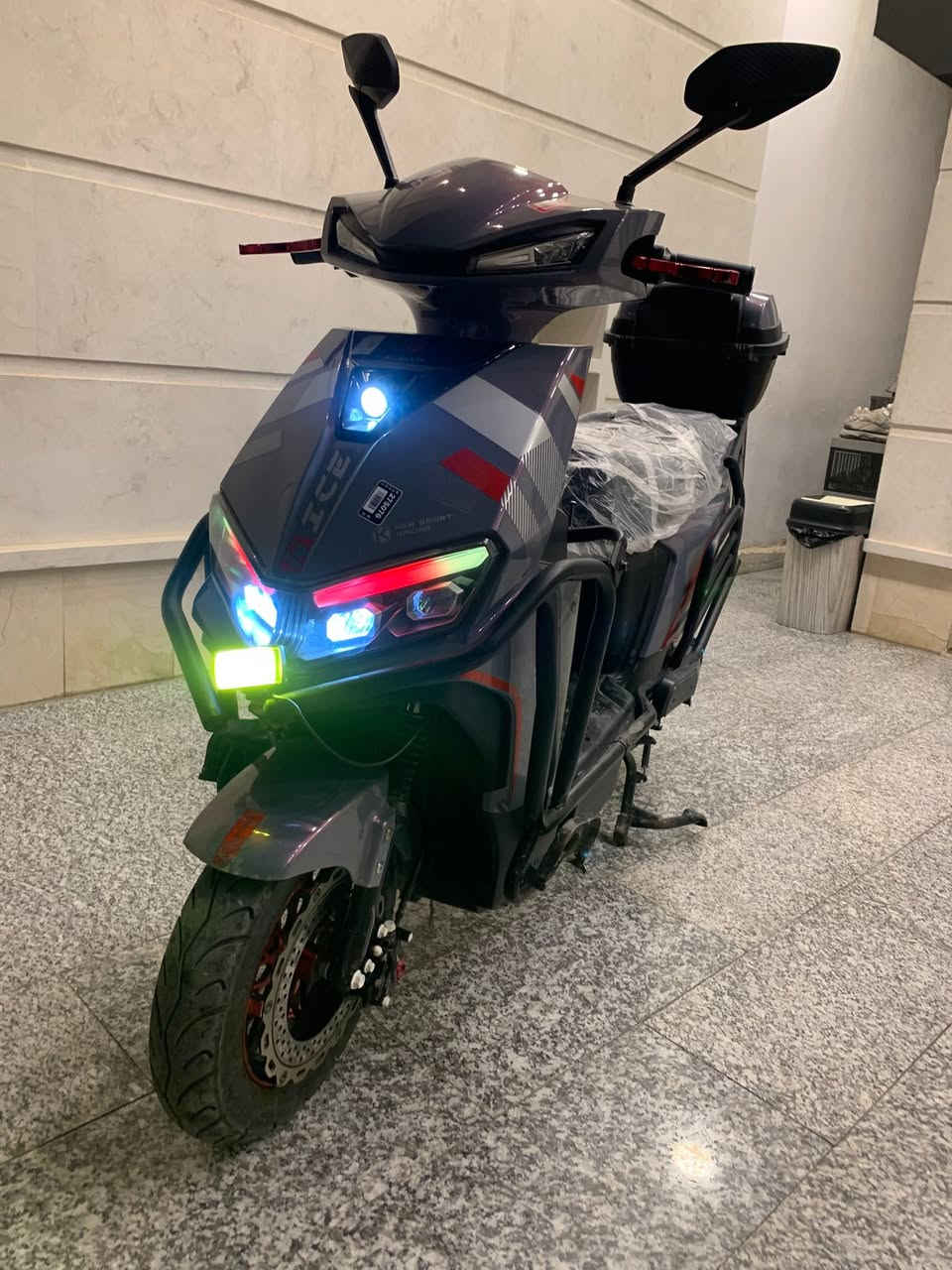 للبيع دراجه شحن (شبح)شركة الماسة موديل ٢٠٢٥
ماشيه2000 الف ست بطاريات ٣٢آمبير بطاريات كلهم فووول وعالفحص دراجه مستخدمه اقل الشهرين فول مواصفات تحكم أربع سرعات قفل سرعه نضام Rرجوع للخلف لايت زنون عالي ناصي عدسات اشاير امامي خلفي لد يدات بريك رياضي سويجات ثنين كرتات ثنين بصمات ثنين سرعه ٩٩حقيقيه منفذ شحن us

للاستفسار :***********
