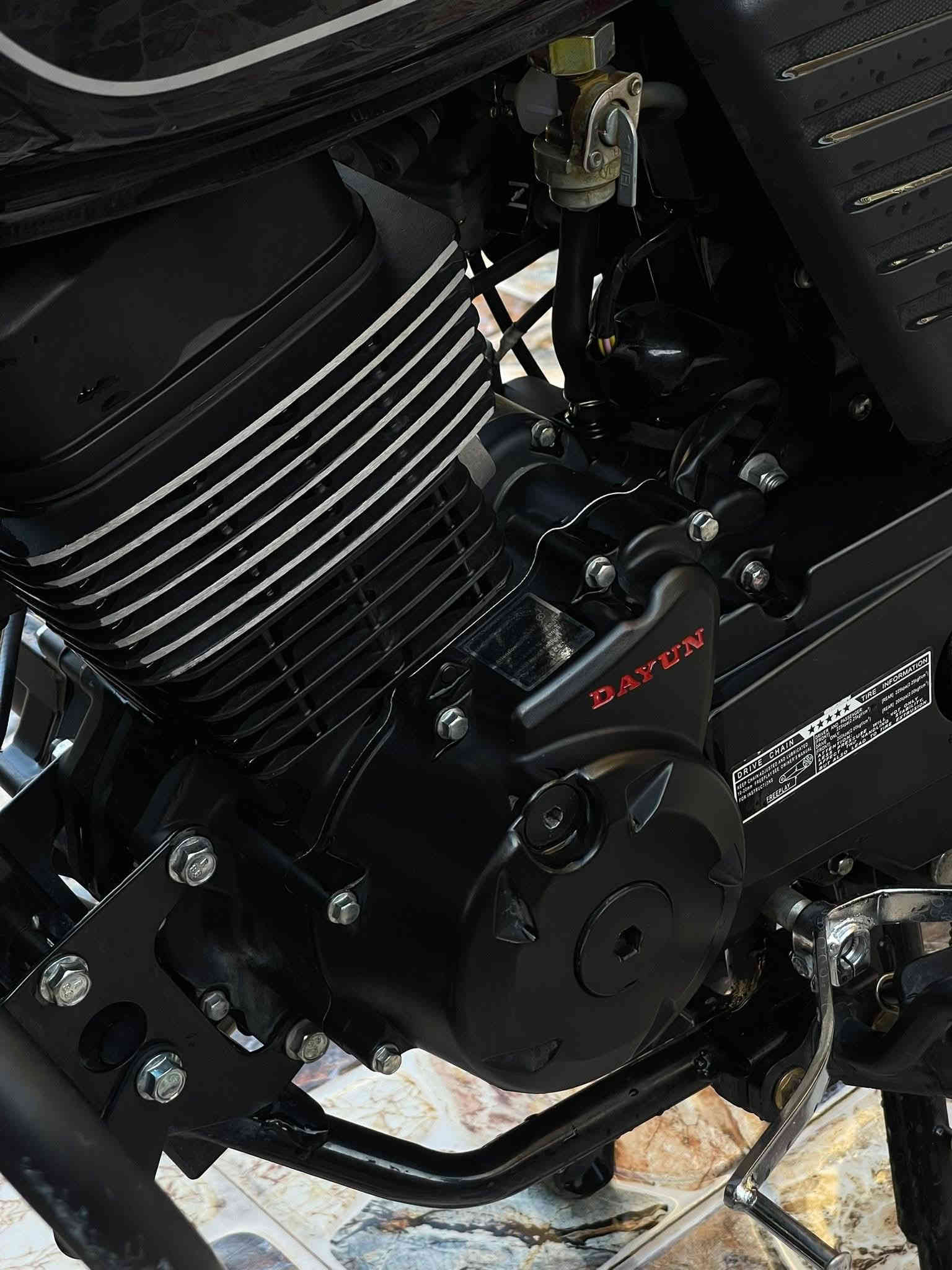 السلام عليكم دراجه دايون موديل2025 محرك 200  اخت الزيرو استخدام شخصي بلحقيقه احلى من الصور مكان ديالى ناحيه السلام للاتصال ***********
