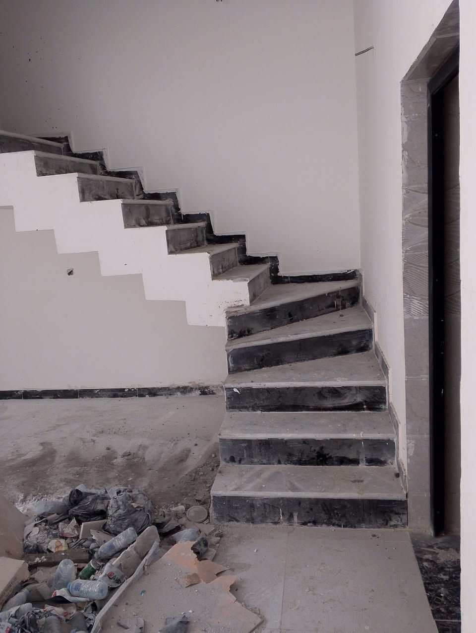 خلفه سراميك متفرق حاليا الرقم ***********
