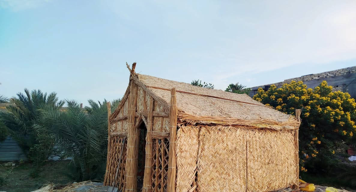 السلام عليكم
اي واحد محتاج بناء گصب كوخ بيت سياج بيت حلال يتواصل وياي وبخدمته.
***********
