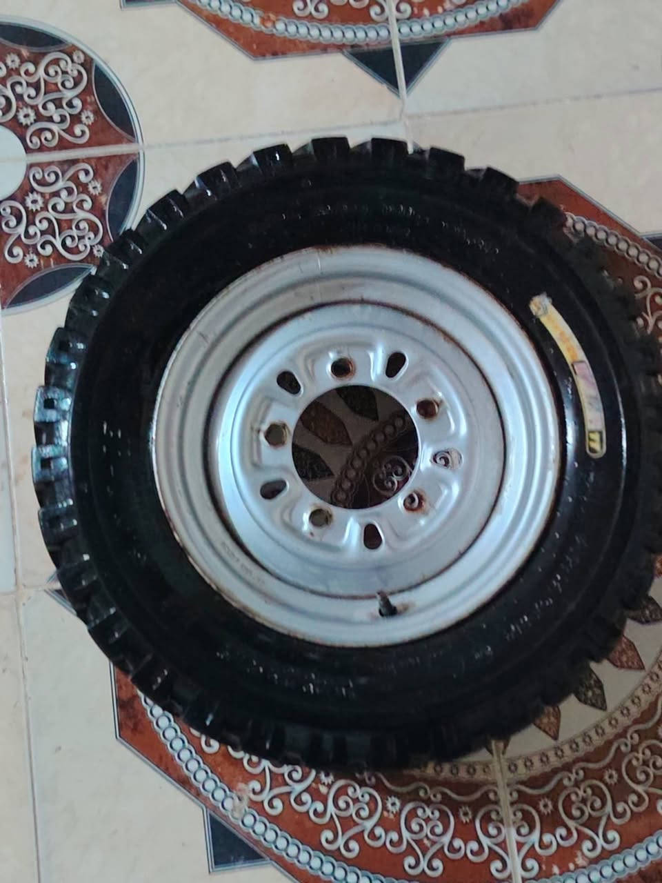 السلام عليكم سبير للبيع نضافه كدام العين السعر 30وبي مجال للطيبين المكان جنوب الموصل كياره العوسجه الرقم ***********
