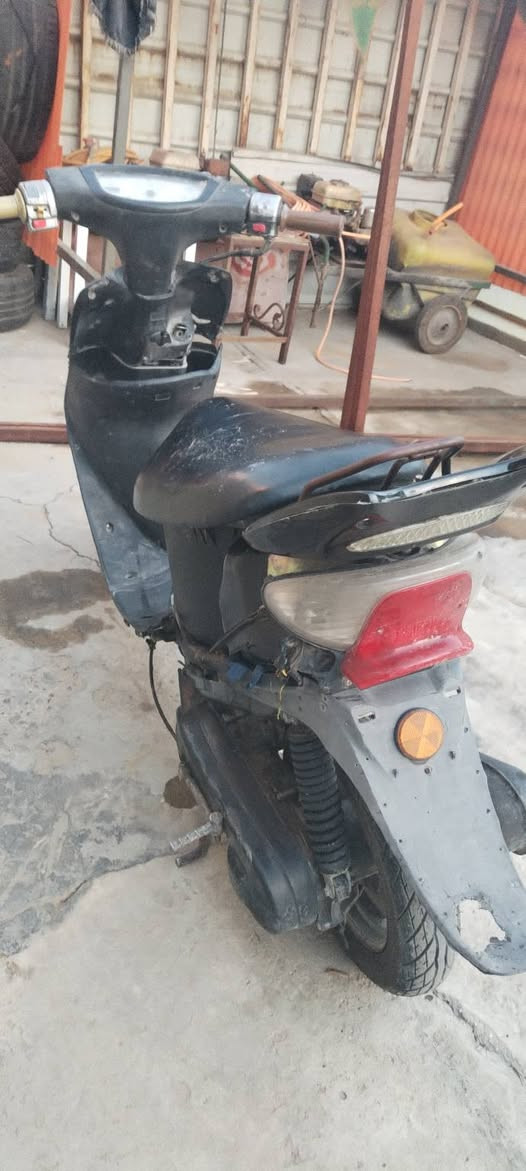 سلام عليكم عصفور كامله نقصها كفرات هيه دراجه مال بيت تفيد اعل تعمير هم سعر١٥٠ وبيها مجال رقم*********** عنوان بنوك او شعب
