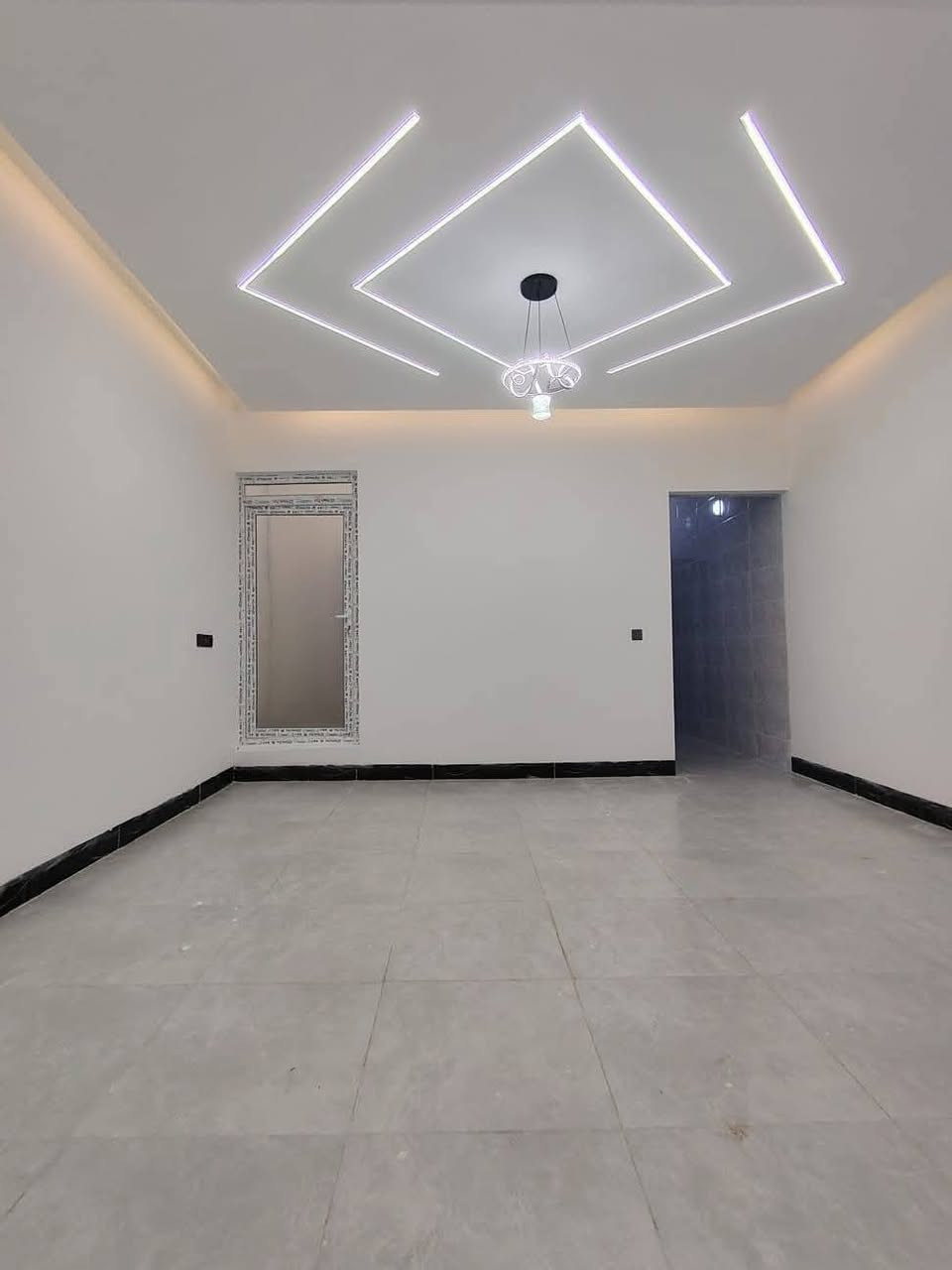 للبيع للبيع للبيع للبيع للبيع
#عقارات_فنر_الحمداني
بيع مستعجل وبسعر مناسب 
دار سكني سند طابو في حي السماح الأركان
 مقابل مدرسة سما الحدباء
المساحة ١٠٠م طابقين بناء حديث اتجاه شروق تام
على شارع ١٥م بناء مهندس
 سند طابو بأسم صاحبه الشرعي
ط١ غرفة نوم وهول واستقبال ومطبخ وصحيات وكراج
ط٢ غرفتين نوم وهول وصحيات وبيتونة
للإستفسار ع السعر الإتصال
***********
***********
مراجعة مكتب البلديات للعقار في حي المشراق فرع مطعم طماطة بلمدخل الرئيسي
