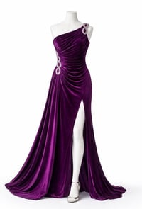 فساتين • للبيع