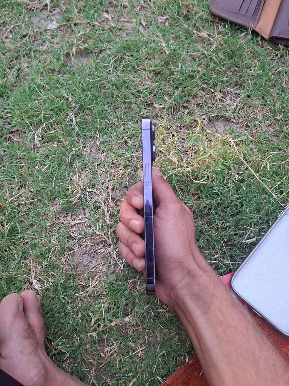 فون 14 برو ماكس 
ذاكره  256
بطارية 🔋 79
مبدل شاشه اصلية 
دبل سيم


**إذا كنت صاحب هذا الإعلان وتريد حذفه لأي سبب، رجاءا أرسل رسالة إلى الدعم الفني**