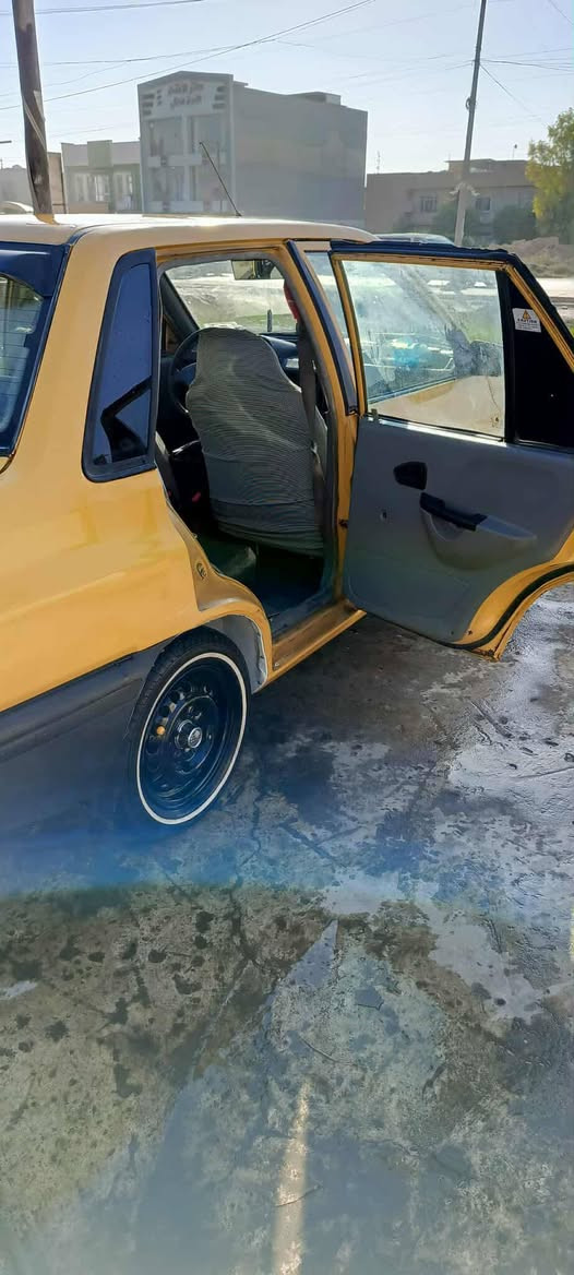 سلام عليكم سايبه للبيع موديل 2011 سنويه 27 مشروع وطني شرط التحويل طخم تايرة خط ابيظ  باتري جديد كير شرط محرك بي بخار قليل شويا صوتو خشن شويا هيئة غرامة عليا  مكان موصل حي الوحده تفاصيل خاص وتدلل آسيا ***********
