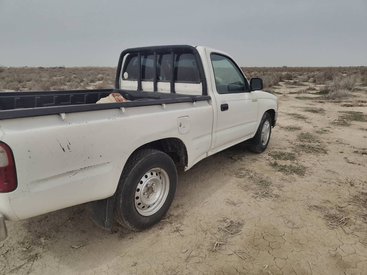 لسلام عليكم بيكم جمره 2001 مكفوله من الصبغ والمعجون سياره جديده بمعنى الكلمه //معروضه 90 وبيه مجال بسيط  بيع مستعجل//رقم بغداد بسمي مكان واسط رقم ***********//
