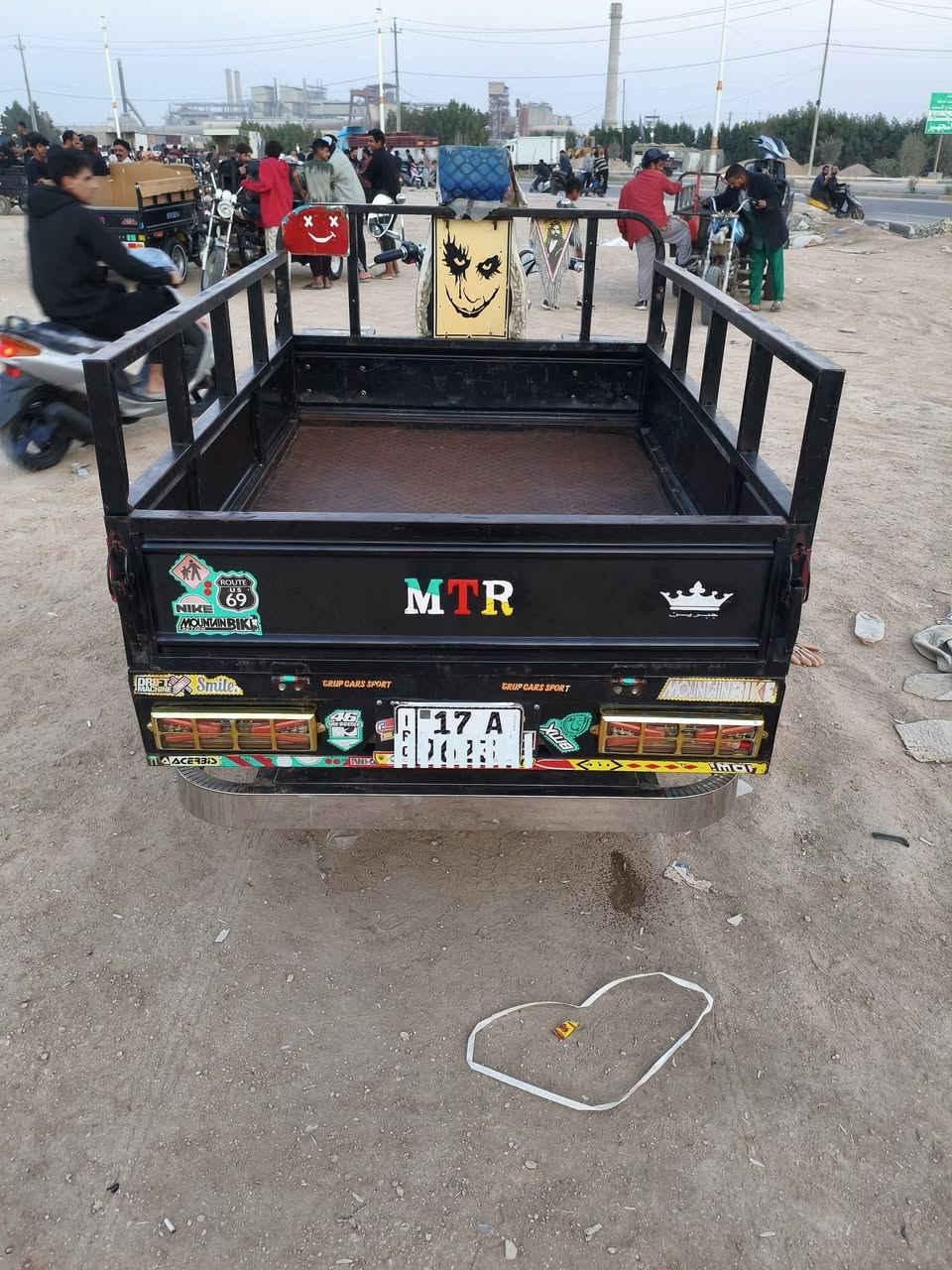 دراجة جبرين أم تي ار مكفولة
موديل 2022 طالعة بداية 2024 
مرقم شرط. المداور 
السعر 3100بية مجال لشراي مو شراي لا تعبني يرحم والديك 
رقم الهاتف ***********
المكان السماوة
