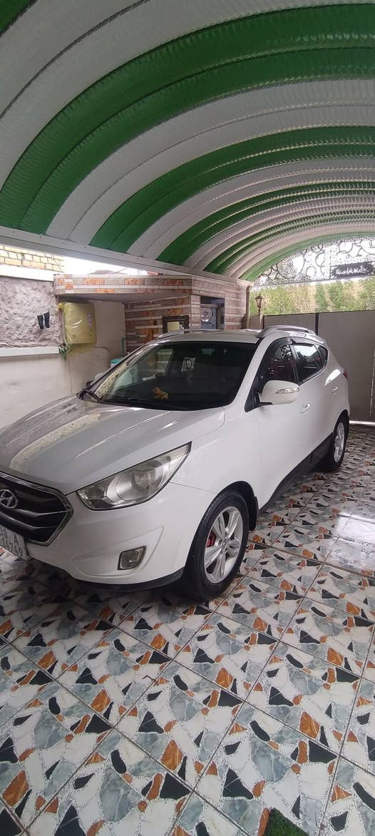 سلام عليكم 
للبيع توسان خليجي كفالة عامه موديل ١٣
مكينه ٢٠٠٠دوش 
سنويه مجدد ٣٠ رقم الجديد بسمي 
تحويل مباشر 
كفالة عامه صبق ضربه تبديل 
مكينه كير تبريد صدر جاهزه 
تخم تاير جديد 
دوشمه جديد 
الاستفسار هـ *********** مكان بابل جبله
