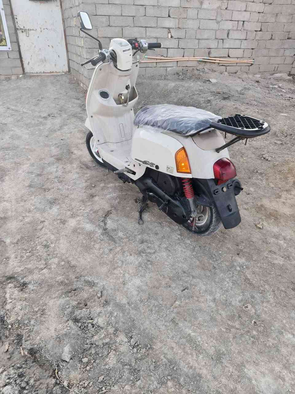 سلام عليكم شباب بوليس للبيع ما نقصه برغي دراجه مفتوحه ولفات نهضه ومعدل خيرمن الله كلشي شغال بيه  كفرات ختم واحد وي المحرك مكاني سوق الشيوخ ***********
