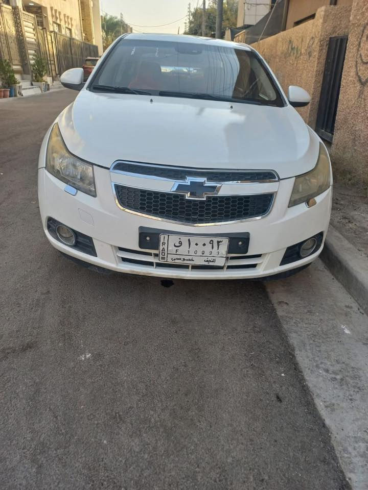 السلام عليكم شوفر كروز 2010 مناقصها برغي وترايها للبصرة ابيع كوم حديد بيها طخه بالجاملغ الخلفي ممصلحه مسويلها ادامة كامله السعر 55 قفل من الاخير رقمها نجف مشروع وطني 
مكانها بغداد ***********
