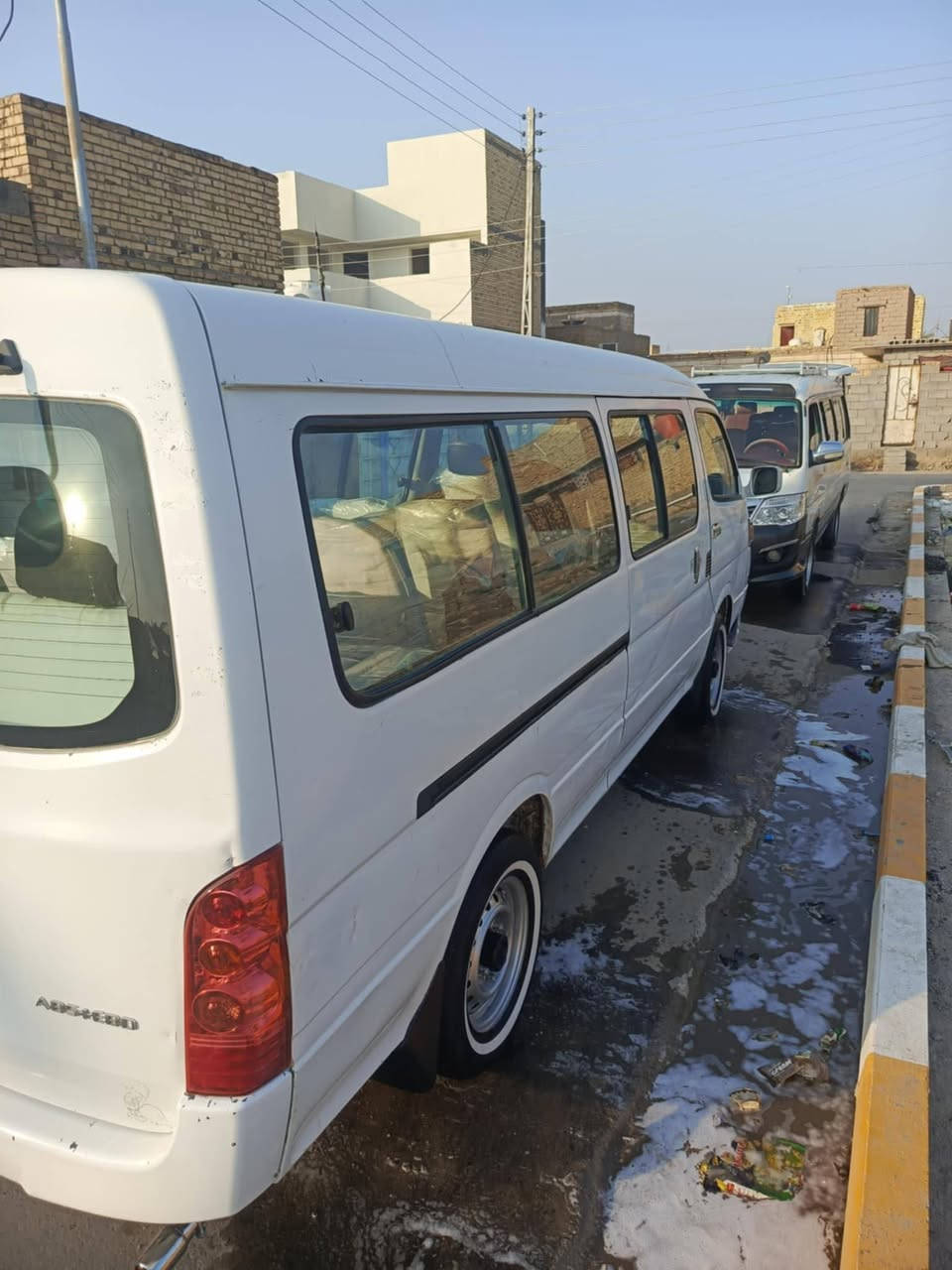 سلام عليكم جنبي موصليه موصليه
مكينه قبل سبوع شديتها دوشمه جديده سياره جاهزه 
سعر 43 وبيها مجال 
استفسار. ***********
