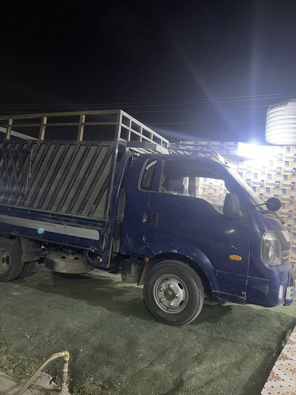 كيه فحل محرك 3000محور بم ونوزل كرنبا مكفوله كير شاصي محرك تايره محور 14 سنويه 27رقم أنبار تحويل ثاني يوم موديل 208السعر 68رقم الهاتف ***********
