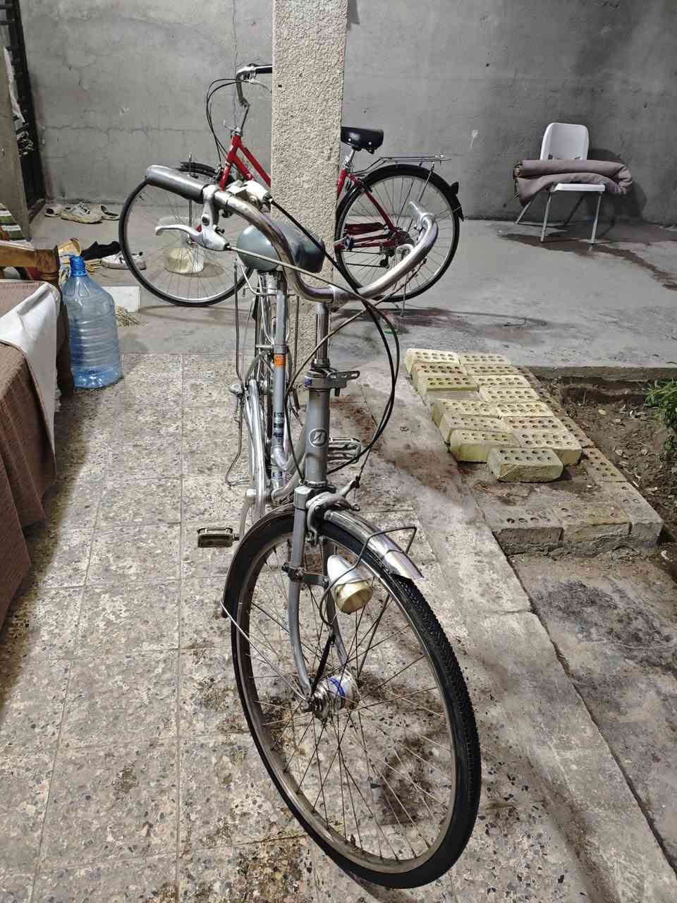 سلام عليكم بايسكل ياباني استيل حجم 26 كير 3 نمر وحساس كلش نضيف ما ناقصه شي السعر 85 بي مجال قليل للاستفسار *********** واتساب
