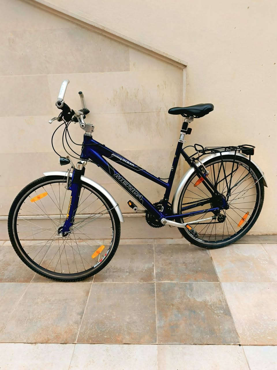 ‏دراجة #ترحال ماركة  ميردا " Merida "
‏
‏* معدن ألمنيوم بالكامل
‏* حجم 28 الفريم  54 L 
‏* سستم  Shimanow Acira 
‏* دبل أمامي و دبل بالسرج 
‏* السرعات دشلي 8 * 3 
‏* بريكات تكترو 
‏* گير فقاس سحب دفع شاشة 
‏* لايت حساس وبك لايت أصلي 
‏
‏*** الدراجة وضع الوكالة *** نظافة  90%
‏
‏السعر  275  مجال بسيط 
‏
‏موصل الأيسر /***********
‏
‏متوفر #توصيل المحافظات

