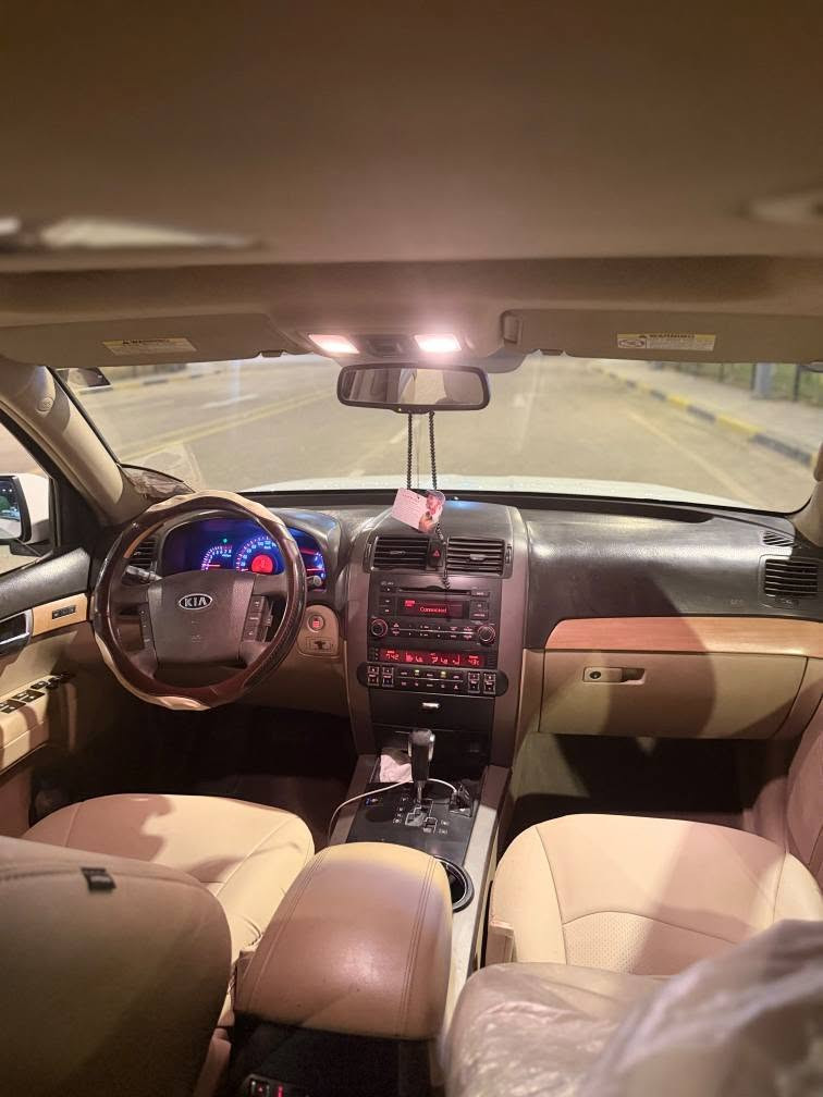 السلام عليكم مكلف بل نشر)كيا مهافي خليجي v6السياره بدون قطرة صبغ ولا تبديل بس بيهة تكحيل الباب السيارة رقم بغداد باسمي سنويه 2029فول مواصفات 1/1 كشن كهربائي شفتات حظن تدفئه وتبريد تشتير بالمري كشنتات كهرباء كامره خلفيه منظومة زنون البريد ثلج 🥶وضعيات قياده تحكمات سقف السياره حلوه مكان السياره البصره شط العرب السعر 148وبيه مجال للطيبين ***********)0770612537 البصرة, العراق

