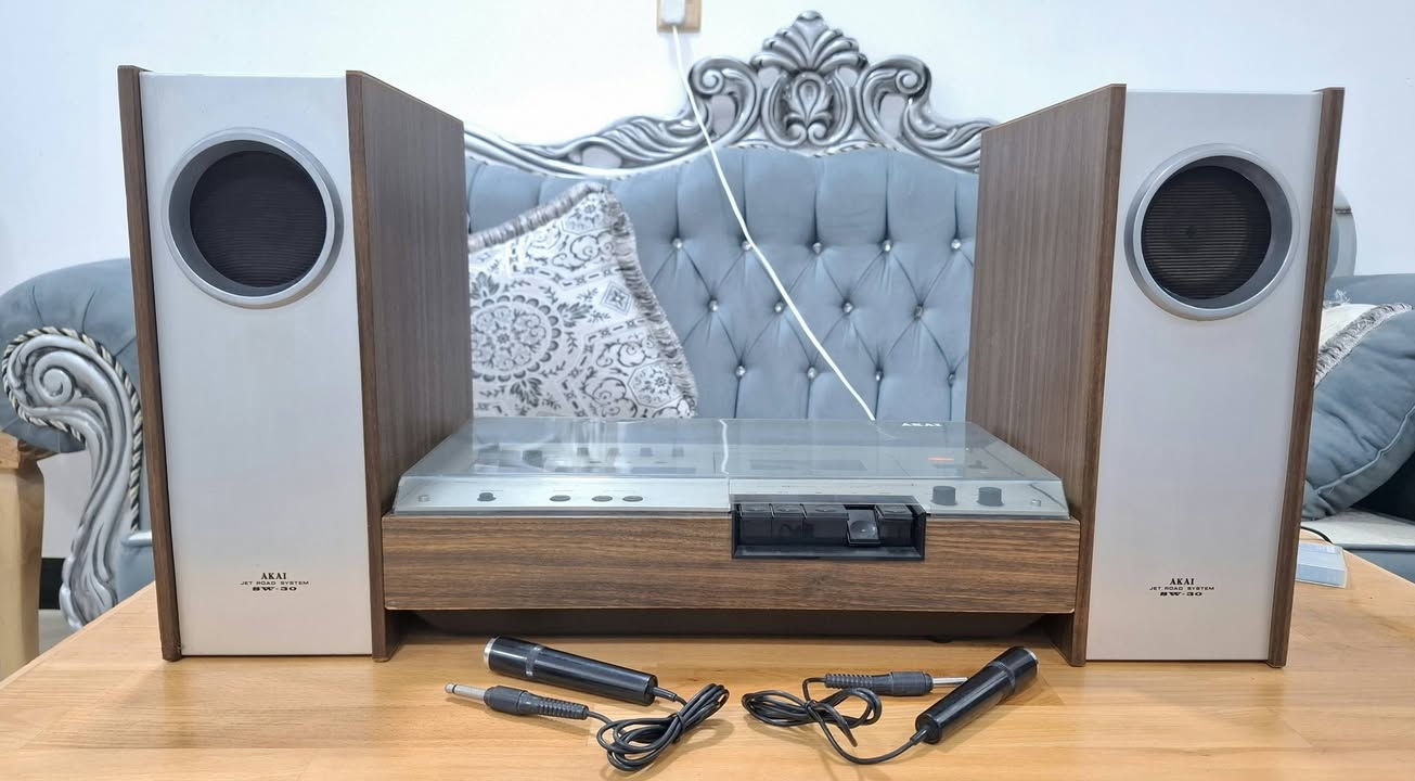 مسجل ناطق ياباني ماركة :
AKAI GXC-39
صناعة : 1976
نظام DOLBY
سماعات عدد 2 
لاقطات عدد 2 
السعر النهائي : 350 الف مع التوصيل


**إذا كنت صاحب هذا الإعلان وتريد حذفه لأي سبب، رجاءا أرسل رسالة إلى الدعم الفني**