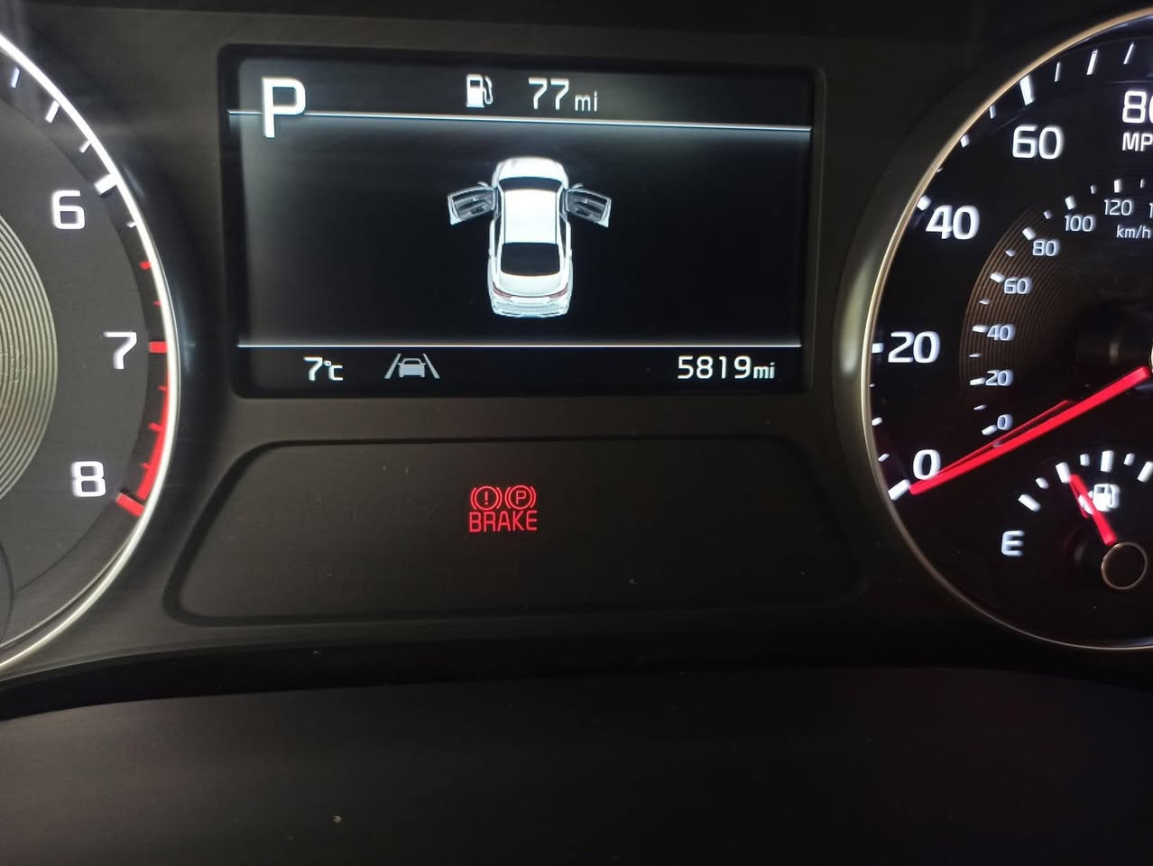 السلام عليكم 
فورتي 
موديل (2024) 
رقم اربيل الدولي مميز 
هزه و سنويه جديده 
موصفات ( GT) اعلى فئة🔥بالفورتي
  محرك 1600 تيربو 201 حصان
  كير DCTدبل كلج 7 نمر 
محرك وكير شرط 
ماشيه (6 الف mi)
   المواصفات ..... 
1.بصمة تشغيل + بصمه +ابواب وصندوق
2. تشغيل عن بعد 
 3.رمز Gt على دشبول🔵
 4.(شفتات ستيرن)🚀🚀 
5.شاشة كبيرة مع نظام تشغيل ابل كار بلي
 6.واندرويد اوتو 
7.كاميرا دواره (وضعيات عدد2)......
 8.انظمة قيادة سمارت+ وسبورت+ ونورمال  
 10.كشنات جلد حضن مطرز احمر مع علامة GT
11. نظام سماعات (هارمن كاردن)🔈🔈 
12.لدات داخليه متغيره الالوان( بلادي)
 13.قطعتين تبريد 
14.شحن وايرليس  
15.دركة D  شكل رياضي مع ختم GT
16.رادرات جانبية+ وامامية+ وتحديد مسار + كروز سرعه 17.قياده ذاتيه 
18.اوتو هولد+ هاند بريك بصمه 
19.كات دوسات جانبية بلادية  +نقطه عمياء +اشاير بالمري
20.دبل اكزوز نظام فصلات ويل كب كروم حجم 18رياضي 
شرط التحويل 
ضرر بوند وجاملغ وباب السائق صبغ بدون شواصي شرط 
رقم الشاصي مرفق مع الصور 
  السعر 155 $ وبيها مجال 
*********** للاستفسار
