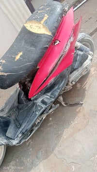 سكنس نثية 140 الدراجة شلعة ومعدل مثل ما موضح بالصور ما ناقصها اي شي ام...