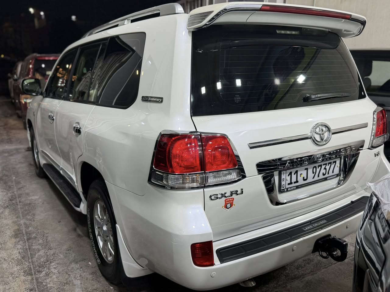 السلام عليكم 
لاندكروز 2011 ستينية اصلية 
كرسي كهرباء 
مكفولة السيارة بدون صبغ 
ومكينة وكير مكفولات لافتح ولاتبديل ولاشي 
ماشية 160 الف كيلو 
سعرها:31 الف دولار وبيها مجال 
للاستفسار اكثر:***********
مكانها معارض النهضة شركة اللامي
